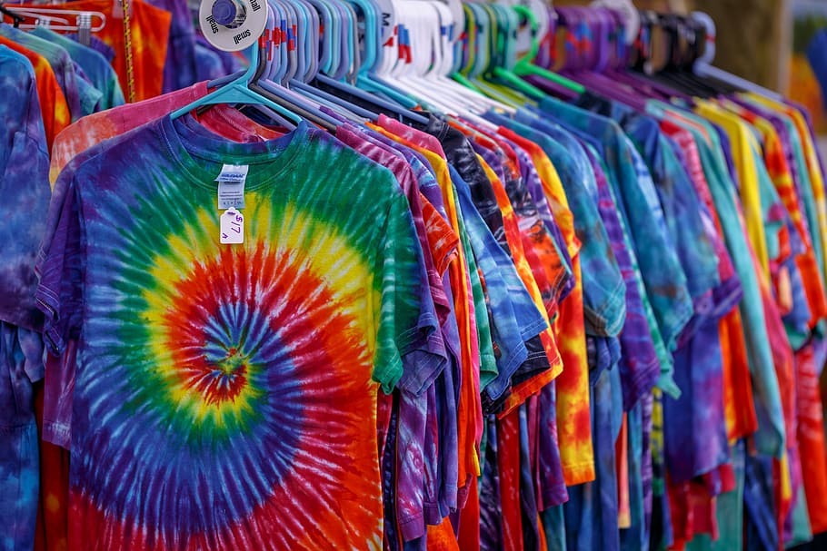 tie dye t-shirts bright colours as perfect Sustainable Fashion Hacks