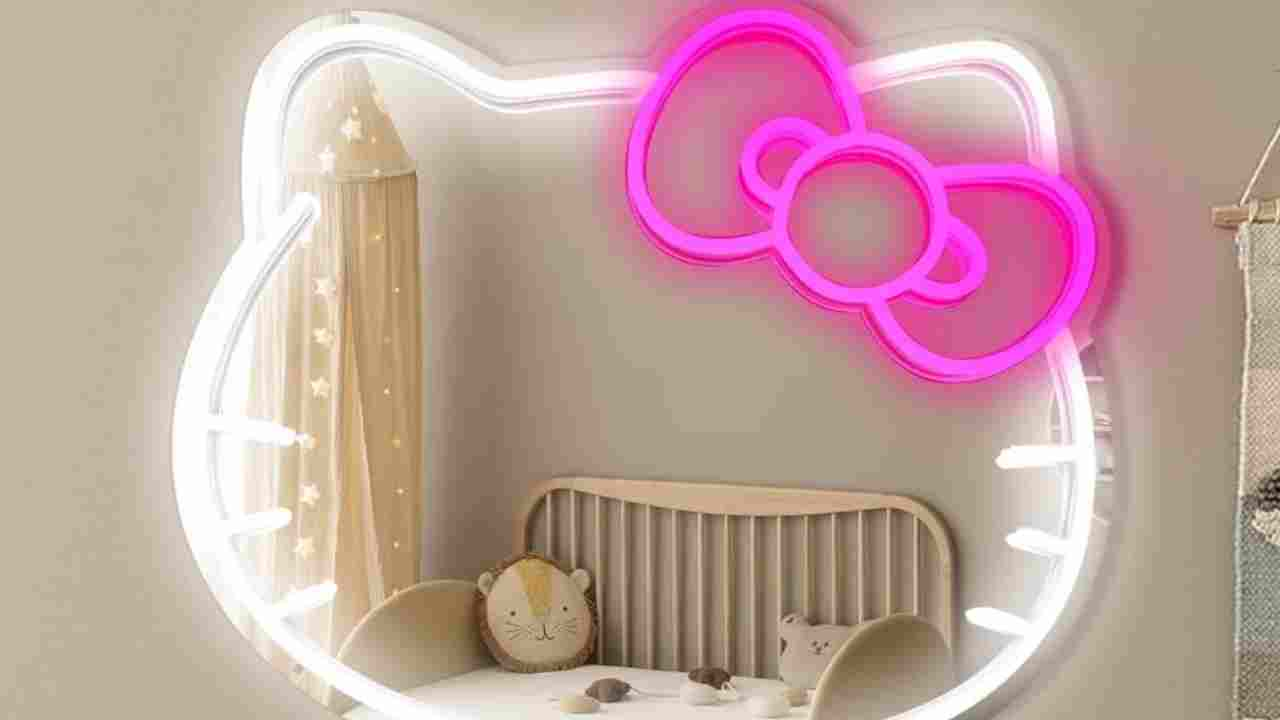 brilliance of the COLORNEON Hello Kitty Mirror